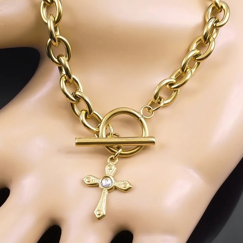 ⭐️NEW⭐️ 18K Gold Chunky Chain Cross Metal Accent Choker Necklace & Bracelet Set - Picture 3 of 6